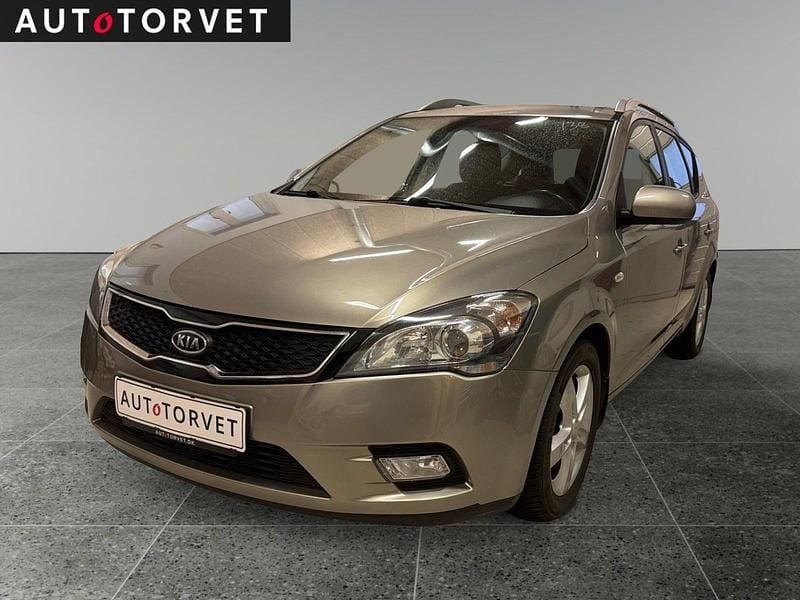 Sølvmetal Brugt 2012 Kia Ceed Sportswagon Premium Stationcar | 34.700 kr. (Super pris) - Billede 1/4