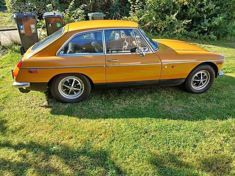 Gul Brugt 1970 MG B Coupe | 65.000 kr. - Billede 1/4