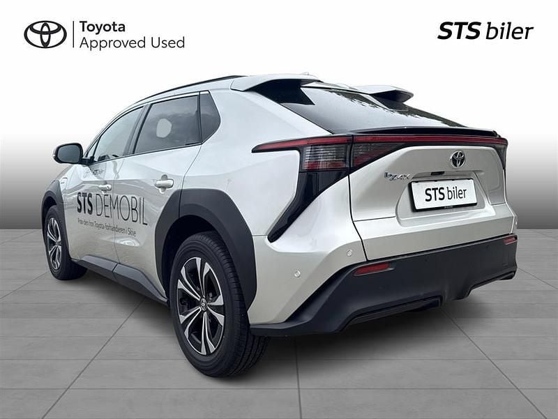Brugt Toyota bZ4X Executive 150 kW (204 HK) 2024 1j6 precious silver SUV