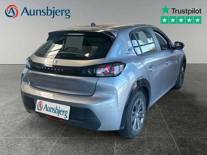 Brugt Peugeot e-208 Active 100 kW (136 HK) 2022 Sølv metal Hatchback