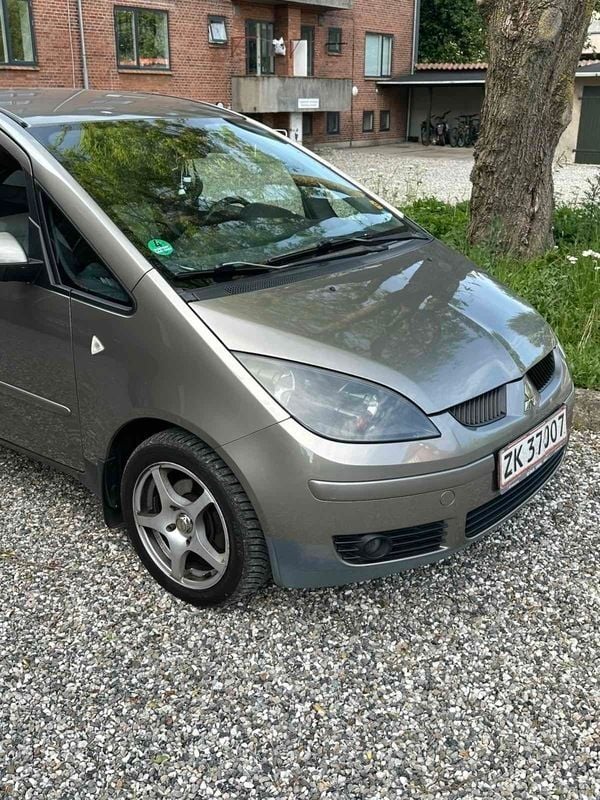 grå Brugt 2008 Mitsubishi Colt Inform Hatchback | 12.000 kr. (Fair pris) - Billede 1/6