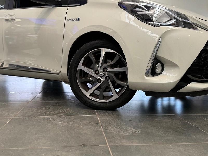 Brugt Toyota Yaris Hybrid H3 100 HK (73 kW) 2017 Perlemorshvid Hatchback