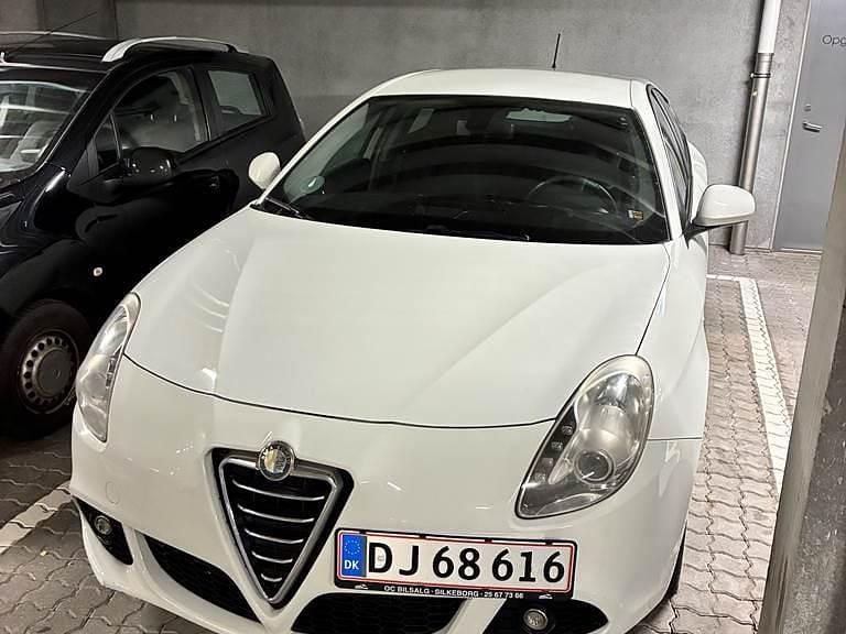 Brugt 2012 Alfa Romeo Giulietta Hatchback | 45.000 kr. - Billede 1/3