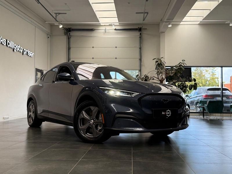 Gråmetal Brugt 2021 Ford Mustang Mach-E Extended Range SUV | 244.799 kr. (Fair pris) - Billede 1/4