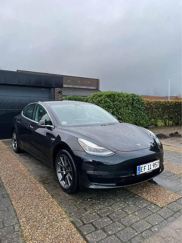 Brugt Tesla Model 3 Standard Range 225 kW (306 HK) 2019 Sedan