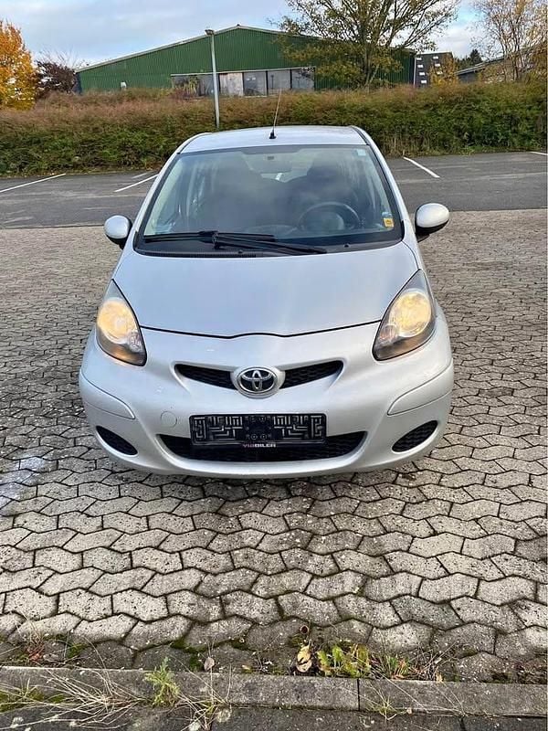 Brugt 2010 Toyota Aygo Hatchback | 12.500 kr. (Super pris) - Billede 1/4