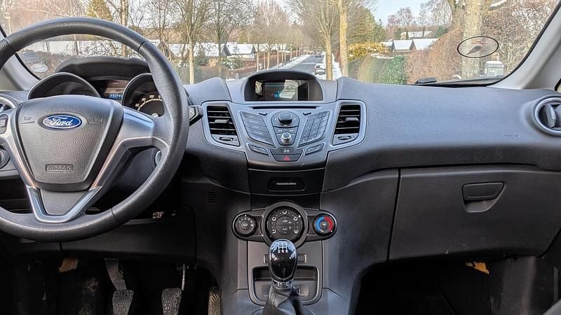 Hvid Brugt 2015 Ford Fiesta Trend Hatchback | 36.000 kr. (God pris) - Billede 1/8