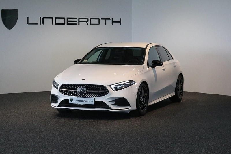 Hvid Brugt 2019 Mercedes A220 AMG line Hatchback | 280.000 kr. (Fair pris) - Billede 1/4