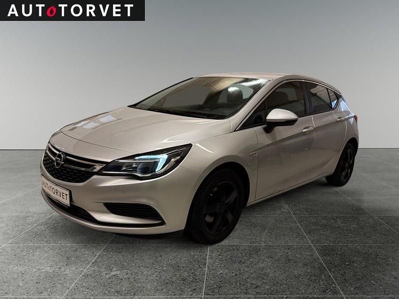 Sølvmetal Brugt 2016 Opel Astra Enjoy Stationcar | 69.700 kr. (Fair pris) - Billede 1/4