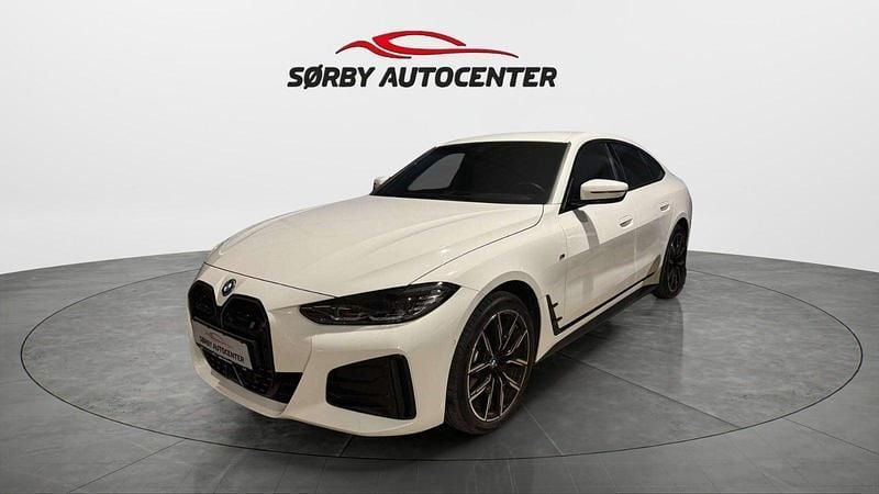 Hvid Brugt 2023 BMW i4 M Sport Sedan | 379.900 kr. (Fair pris) - Billede 1/4