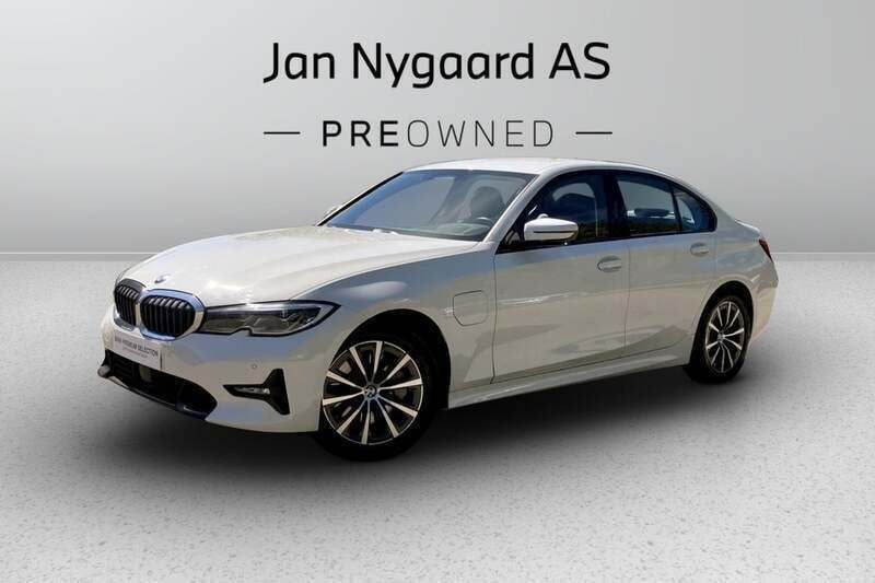 Hvid Brugt 2020 BMW 330e Sport Line Sedan | 339.000 kr. - Billede 1/4