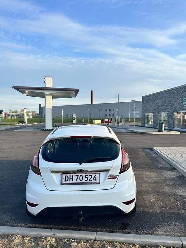 Brugt Ford Fiesta 101 HK (74 kW) 2013 Hvid Hatchback