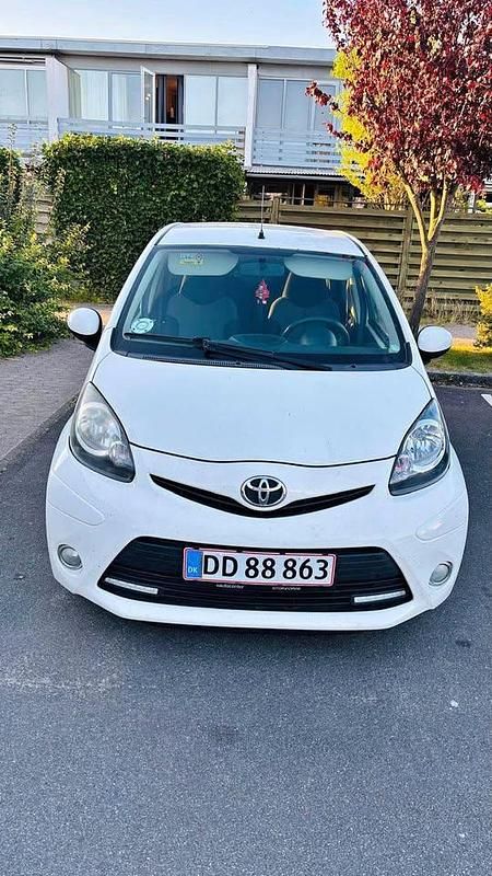 Brugt 2012 Toyota Aygo Hatchback | 29.999 kr. (Fair pris) - Billede 1/4