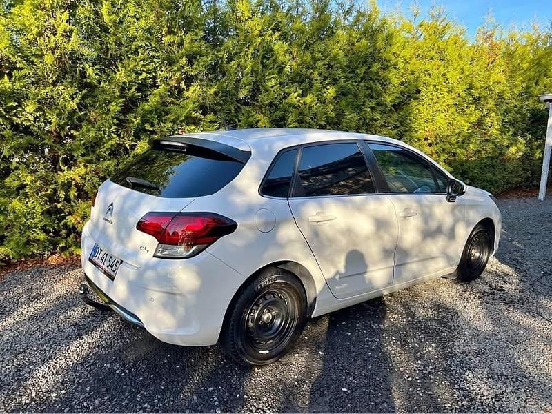 Hvid Brugt 2017 Citroën C4 Hatchback | 47.000 kr. (God pris) - Billede 1/4