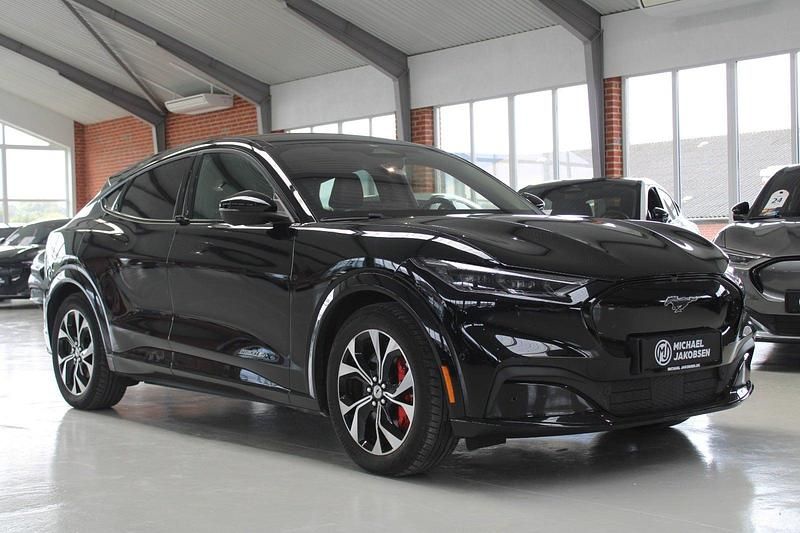 Sort Brugt 2024 Ford Mustang Mach-E Extended Range SUV | 319.900 kr. (Fair pris) - Billede 1/4