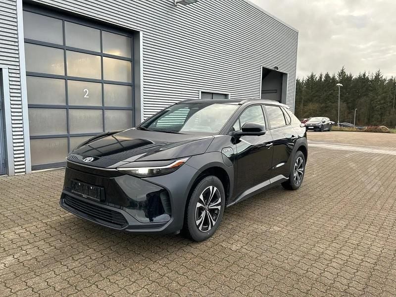 Sortmetal Brugt 2023 Toyota bZ4X Active SUV | 217.700 kr. (Fair pris) - Billede 1/3