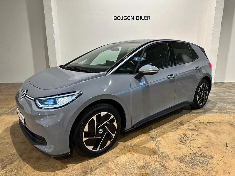 Moonstone grey Brugt 2024 VW ID.3 Pro Performance Hatchback | 239.990 kr. (Lidt for dyr) - Billede 1/4