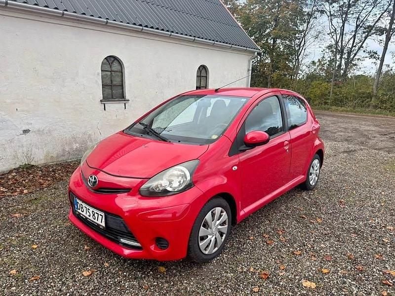 Rød Brugt 2012 Toyota Aygo Hatchback | 59.000 kr. (Dyr) - Billede 1/4