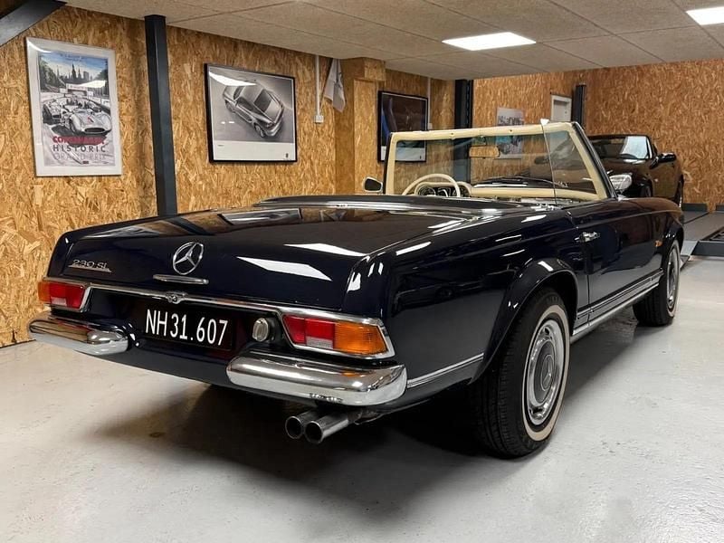 Brugt Mercedes 230 170 HK (125 kW) 1967 Mørkblå Cabriolet