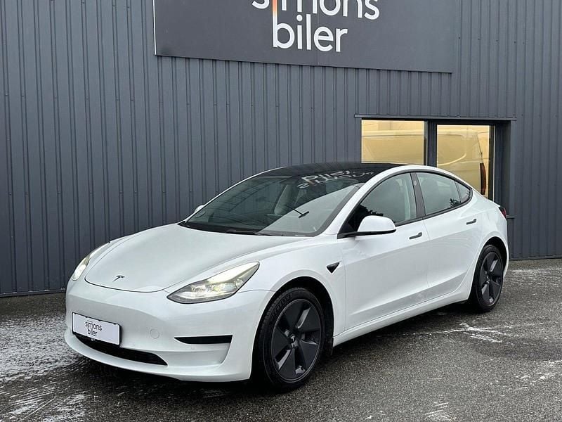 Hvidmetal Brugt 2021 Tesla Model 3 Standard Range Sedan | 169.900 kr. (Fair pris) - Billede 1/4