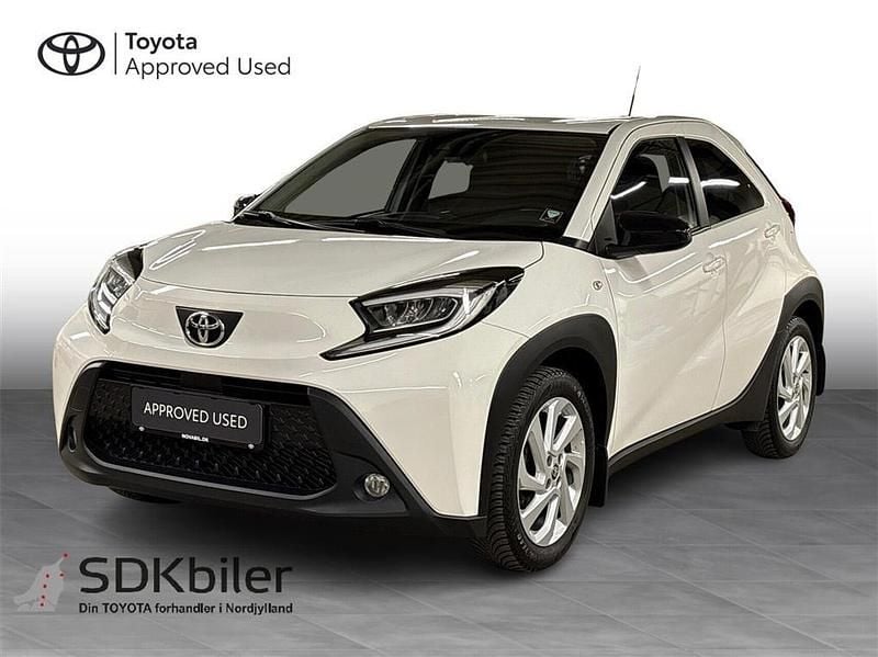 Hvid Brugt 2022 Toyota Aygo X Active SUV | 129.900 kr. (Fair pris) - Billede 1/3