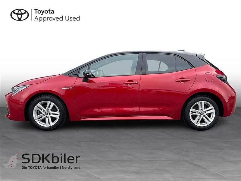 Brugt Toyota Corolla Design 122 HK (89 kW) 2019 Flame red/night sky black Hatchback