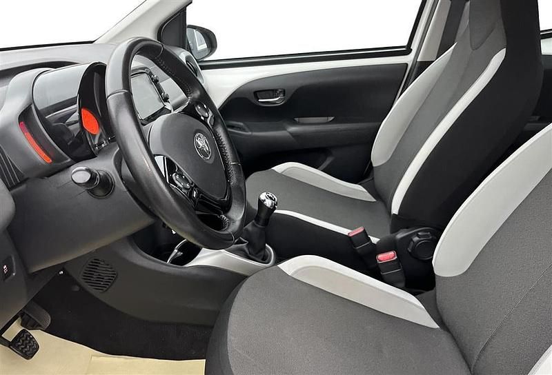 Brugt Toyota Aygo x-sky 69 HK (50 kW) 2016 Hvid Hatchback