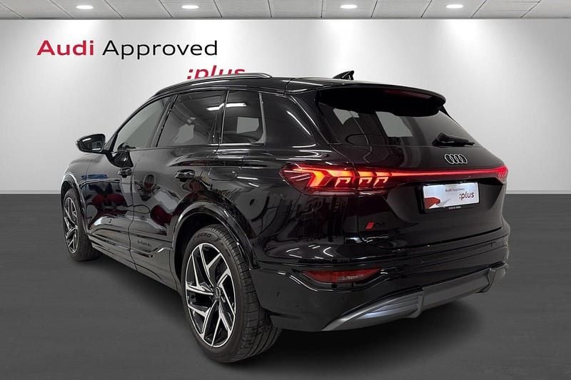 Ny Audi Q6 e-tron Performance 225 kW (306 HK) 2025 Sortmetal SUV