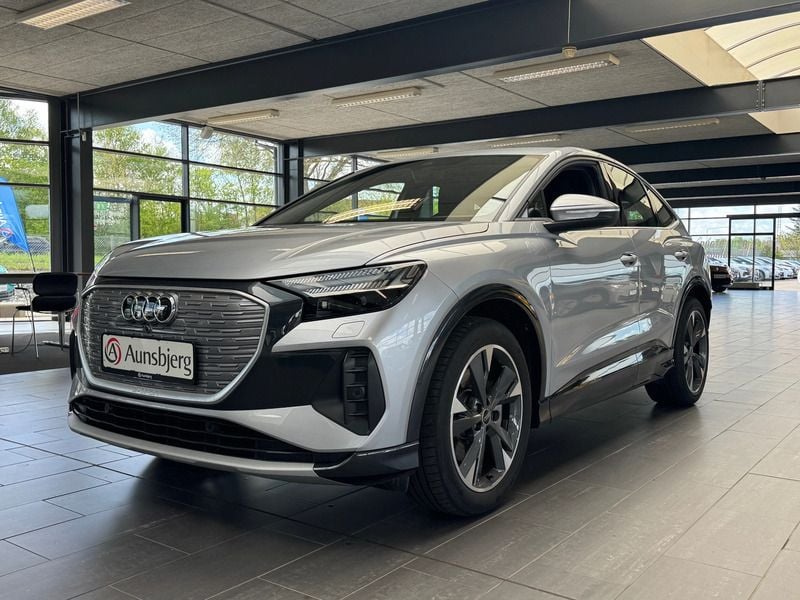 Sølv metal Brugt 2023 Audi Q4 Sportback e-tron SUV | 327.500 kr. (Fair pris) - Billede 1/4