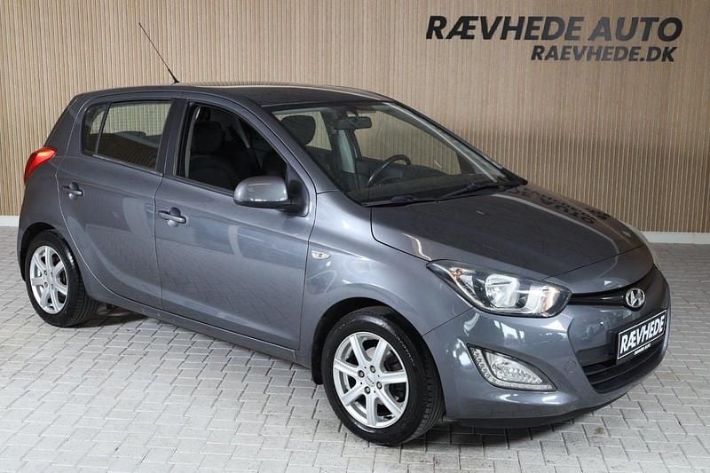 Gråmetal Brugt 2014 Hyundai i20 Classic Hatchback | 54.900 kr. (Lidt for dyr) - Billede 1/4