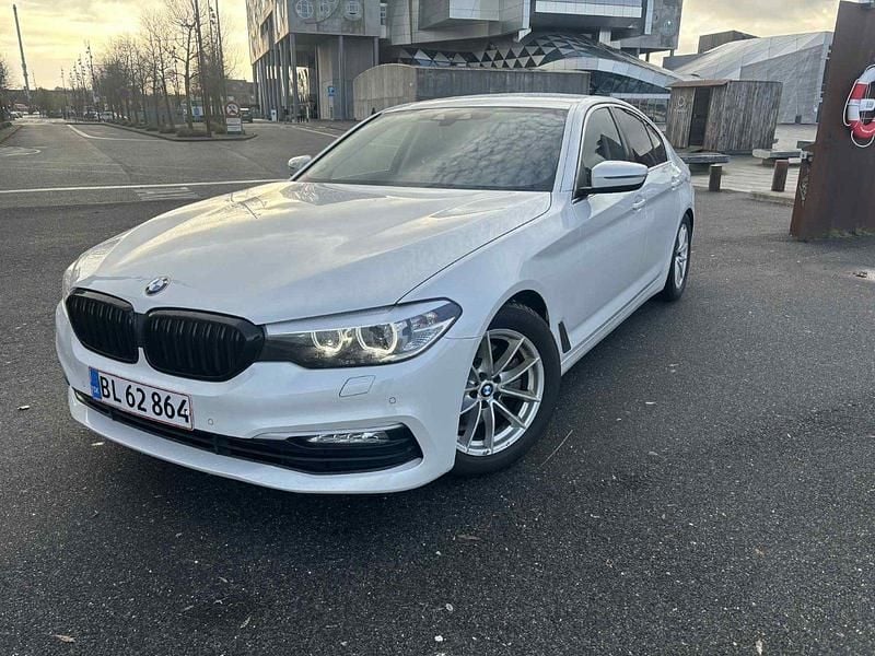 Hvid Brugt 2017 BMW 520 Sport Line Sedan | 237.700 kr. (Lidt for dyr) - Billede 1/4