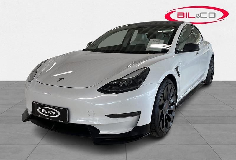 Hvid Brugt 2022 Tesla Model 3 Performance Sedan | 279.900 kr. (Fair pris) - Billede 1/4