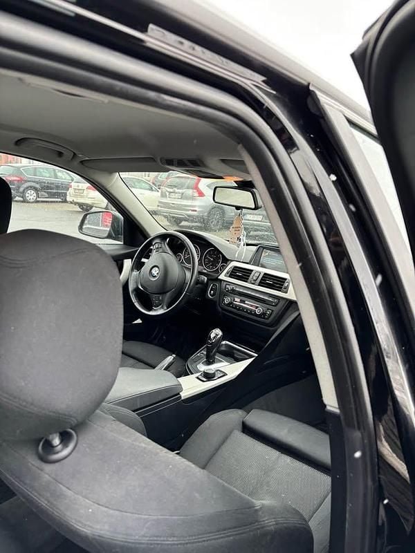 Brugt BMW 320 Comfort Edition 184 HK (135 kW) 2015 Sort Stationcar