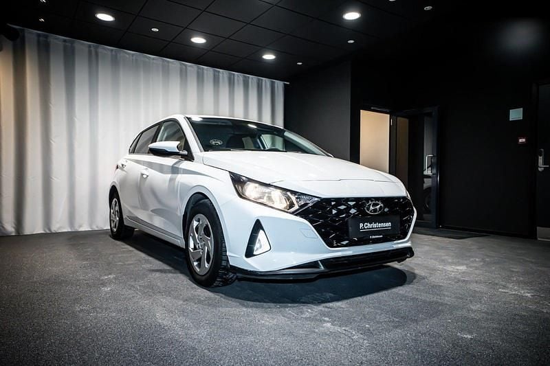 Brugt Hyundai i20 Essential 100 HK (73 kW) 2023 Farve: hvid Hatchback