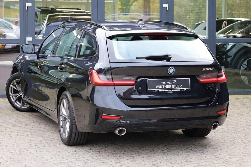 Brugt BMW 330e Sport Line 292 HK (214 kW) 2022 Sortmetal Stationcar