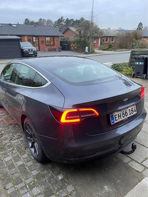 Brugt Tesla Model 3 239 kW (325 HK) 2020 Grå Sedan