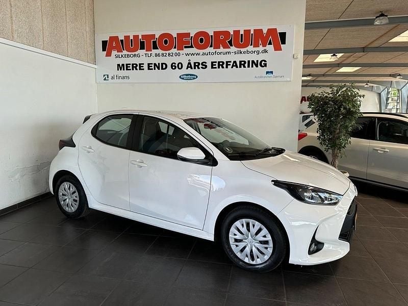Hvid Brugt 2022 Toyota Yaris Hatchback | 104.900 kr. - Billede 1/4