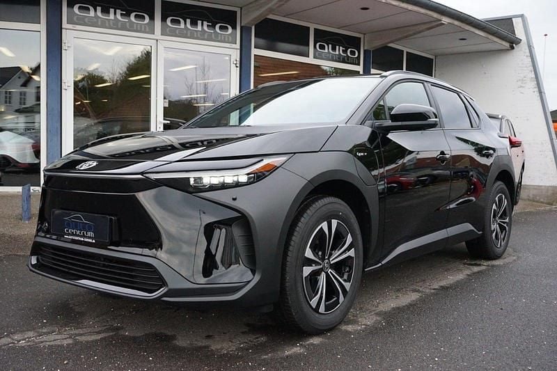 Sortmetal Ny 2025 Toyota bZ4X SUV | 279.900 kr. (Super pris) - Billede 1/4
