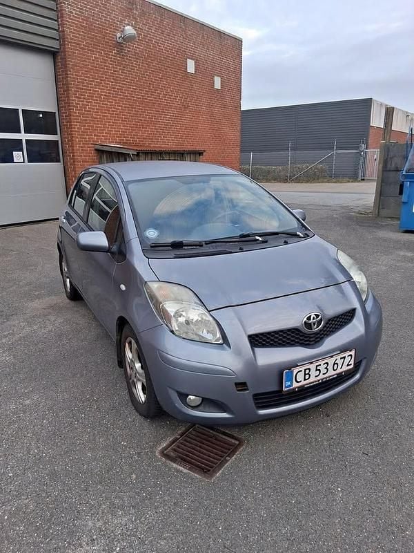 Brugt 2010 Toyota Yaris Hatchback | 22.500 kr. (Lidt for dyr) - Billede 1/4