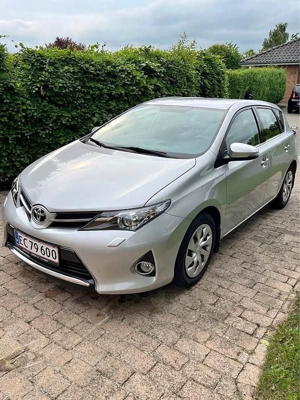Grå Brugt 2012 Toyota Auris MPV | 75.000 kr. - Billede 1/4