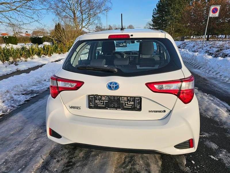 Brugt Toyota Yaris Hybrid 100 HK (73 kW) 2019 Hatchback