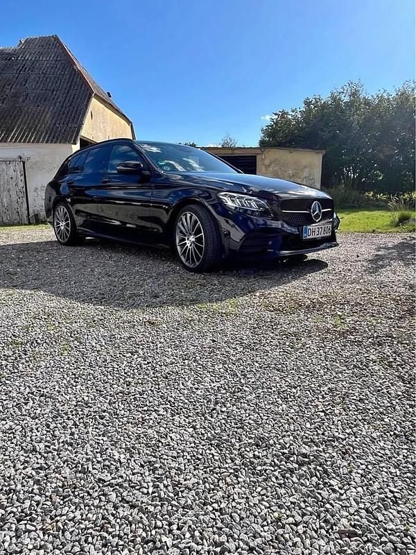 Sort Brugt 2021 Mercedes C220 AMG line Stationcar | 295.000 kr. (Fair pris) - Billede 1/4