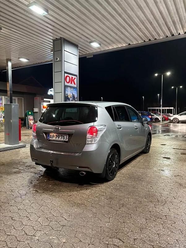 Brugt Toyota Verso 126 HK (92 kW) 2011 Grå MPV