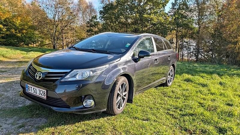Sort Brugt 2014 Toyota Avensis T2 Stationcar | 78.000 kr. (God pris) - Billede 1/4