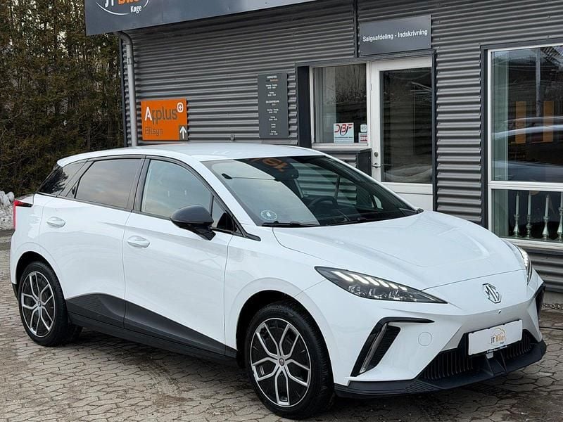 Brugt MG MG4 EV Luxury 150 kW (204 HK) 2024 Hvidmetal Hatchback