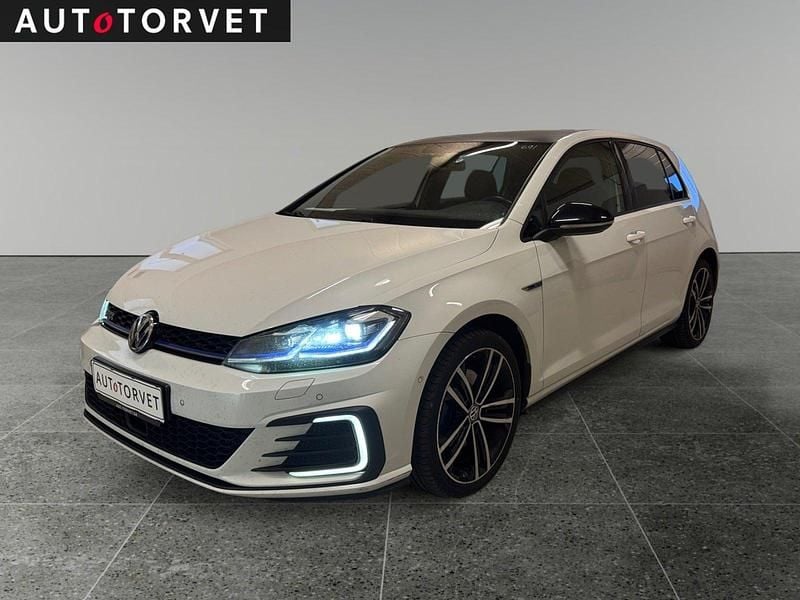 Hvid Brugt 2017 VW Golf VII GTE Hatchback | 129.700 kr. (Fair pris) - Billede 1/4