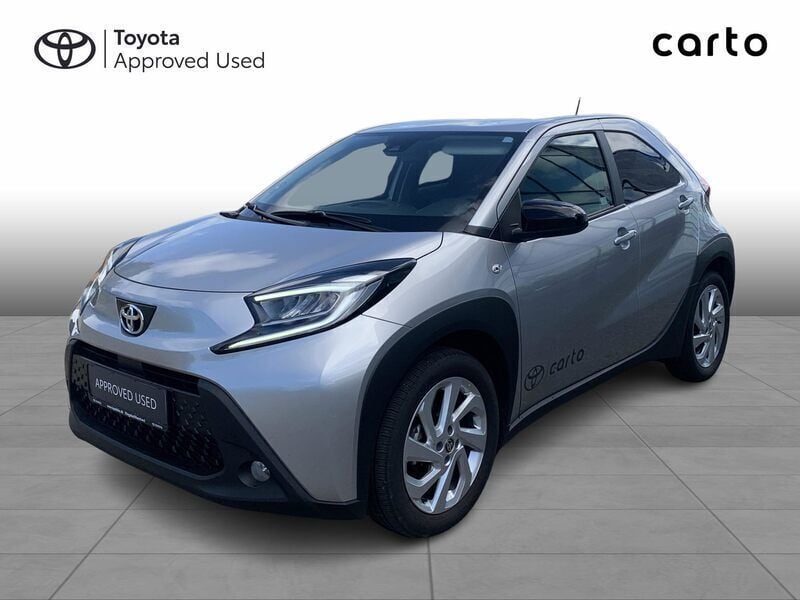 Sølvmetal Brugt 2023 Toyota Aygo Active Hatchback | 134.900 kr. (Fair pris) - Billede 1/4