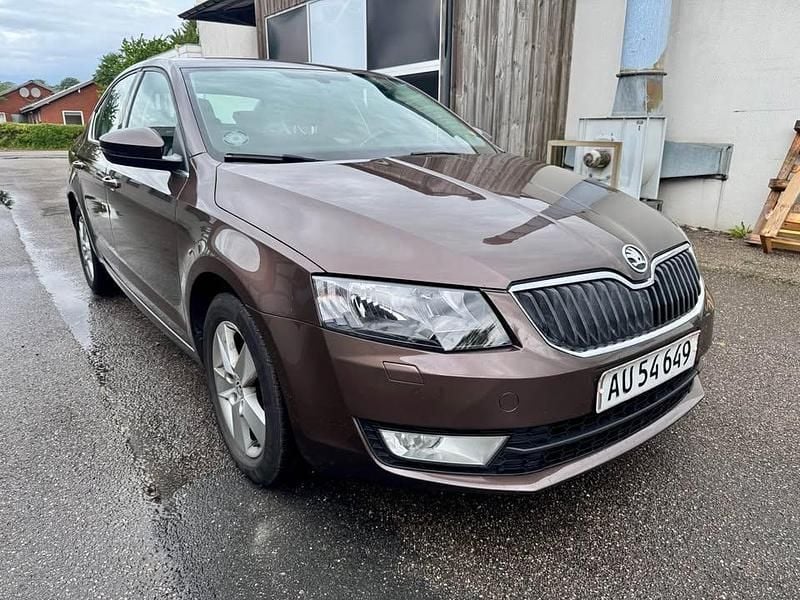 Brugt Skoda Octavia 105 HK (77 kW) 2015 Brun Hatchback