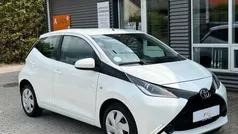 Hvid Brugt 2016 Toyota Aygo X-play Hatchback | 89.900 kr. (Fair pris)