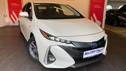 Brugt Toyota Prius H3 122 HK (89 kW) 2019 Perlemorshvid Hatchback